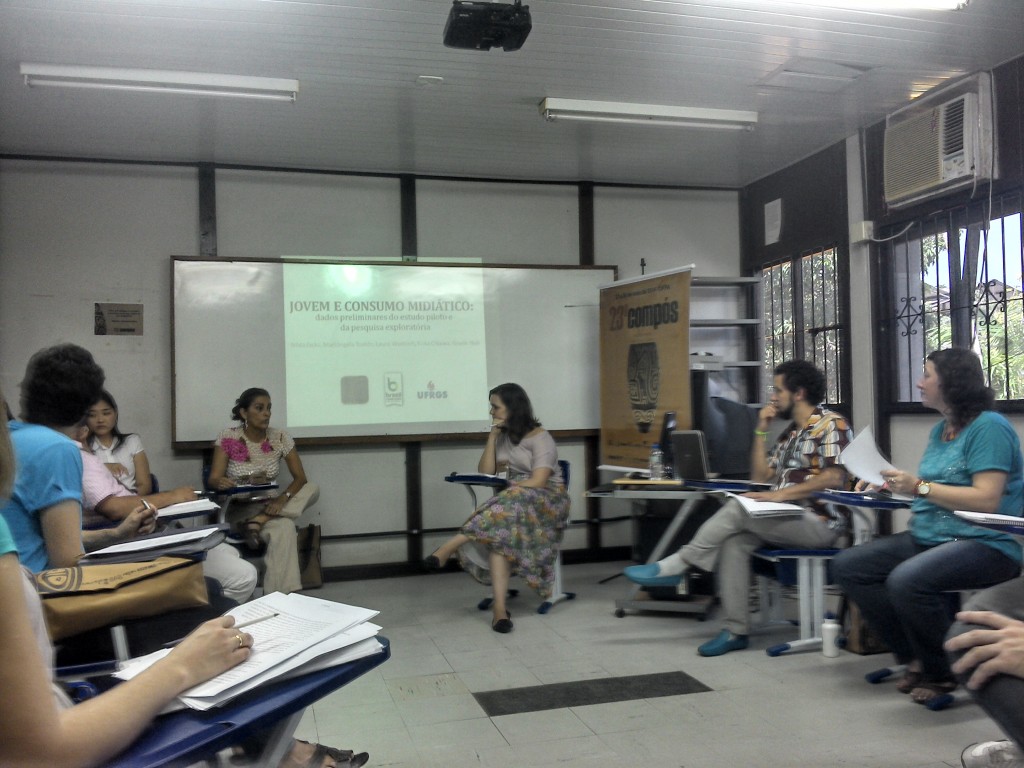 Laura Wottrich apresenta no GT de Recepção